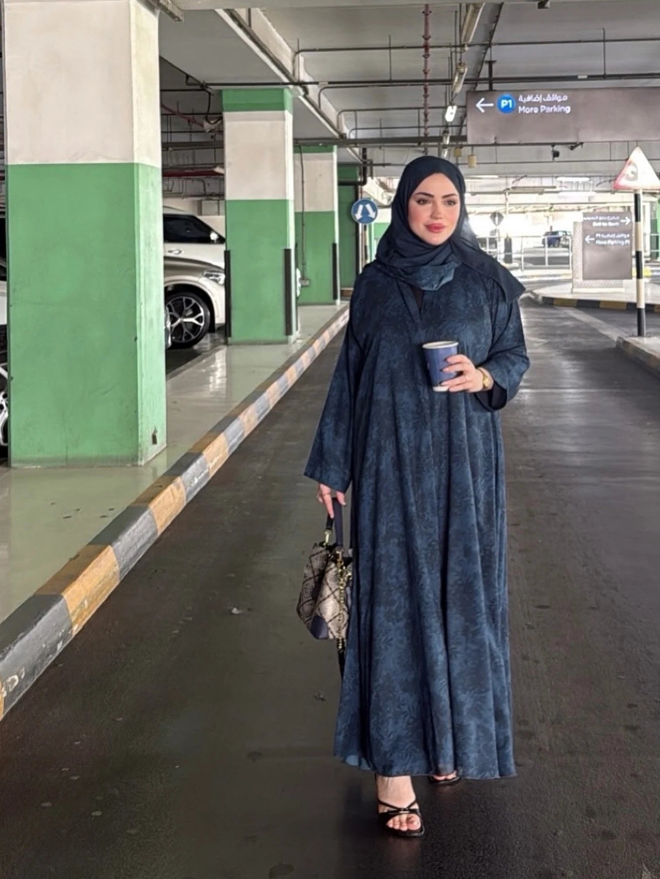 Printed Loose Long-Sleeved Elegant Arabic Abaya Robe Comes with a Headscarf