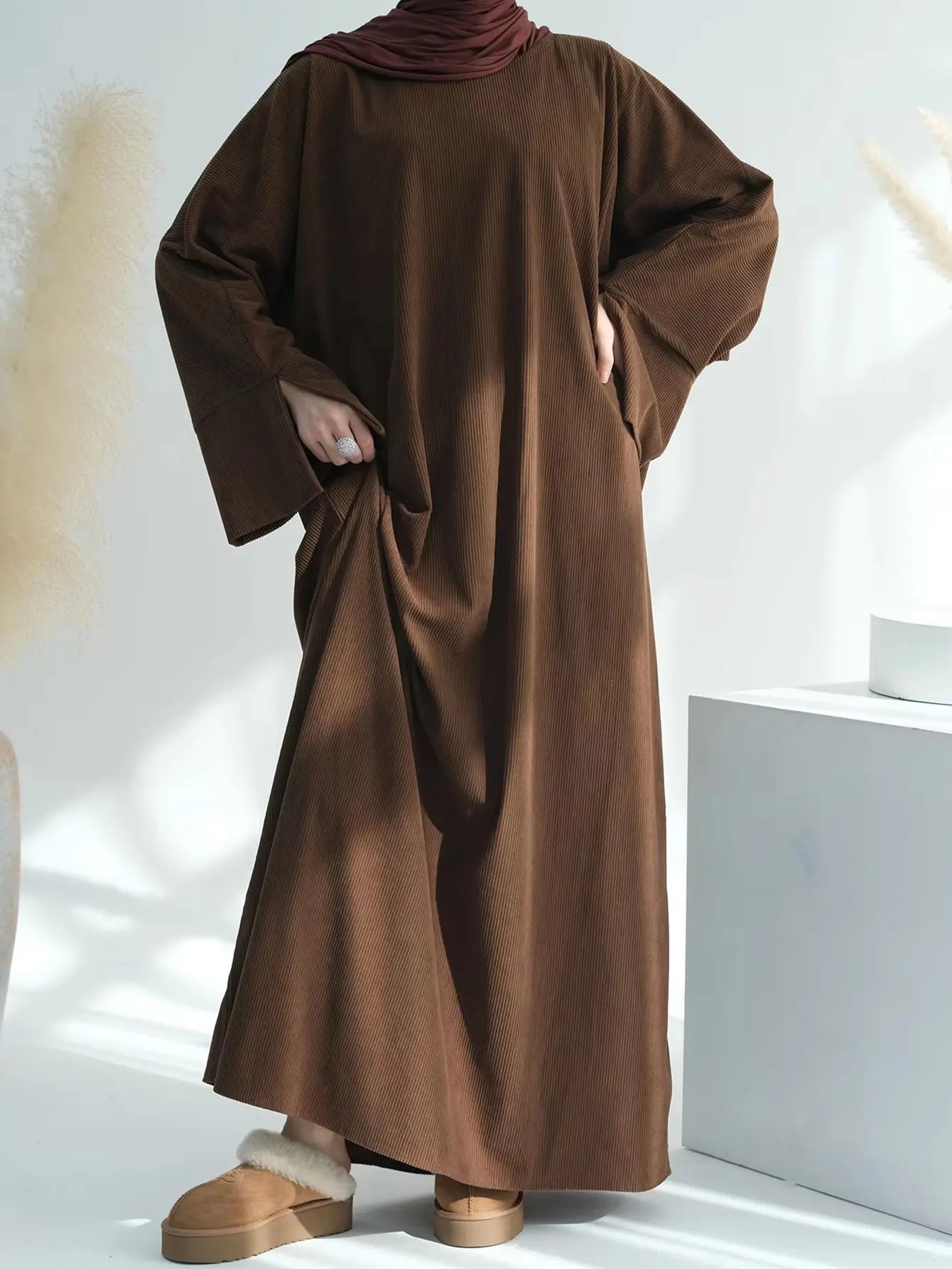 Corduroy Ramadan Dubai Abaya Dress Luxury 2025 Arabic Muslim Women Modest Clothing Islam Party Coat Kaftan Fashion Turkey Robes