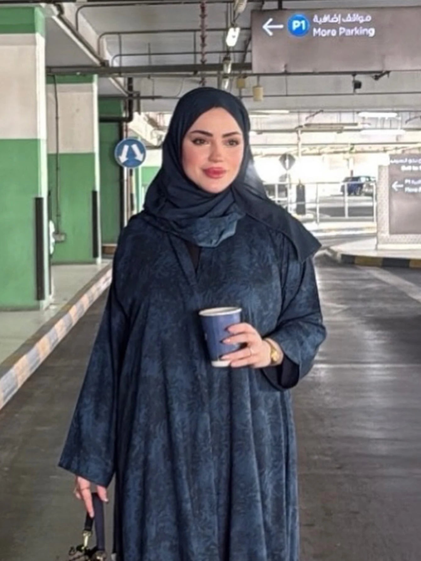 Printed Loose Long-Sleeved Elegant Arabic Abaya Robe Comes with a Headscarf